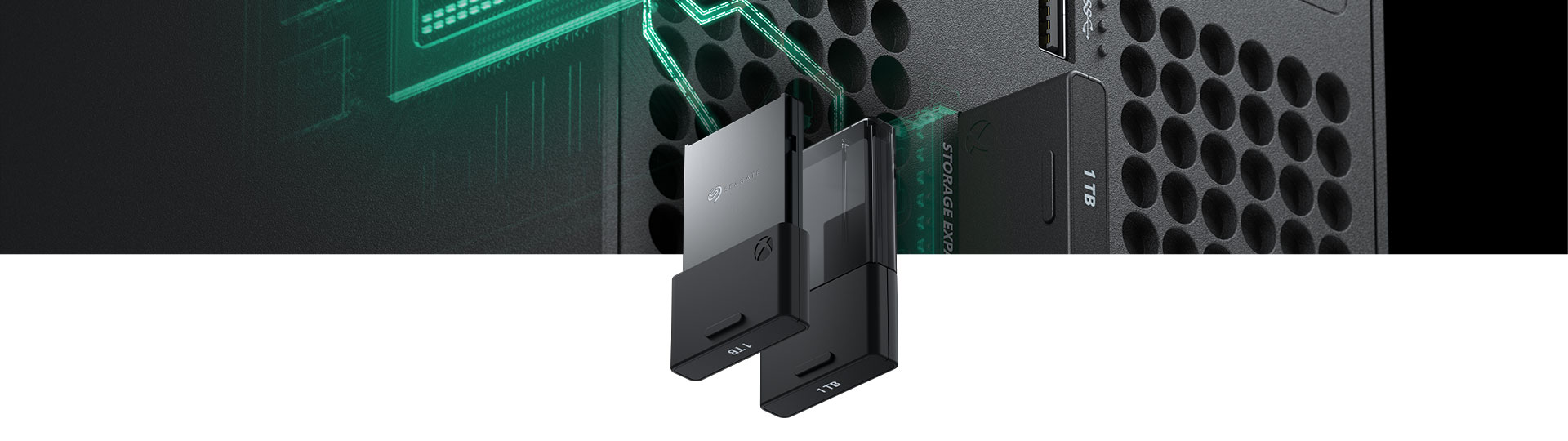Karta rozszerzenia pamięci masowej Seagate o pojemności 1 terabajta dla konsoli Xbox Series X z zbliżeniem karty włożonej do konsoli Xbox Series X